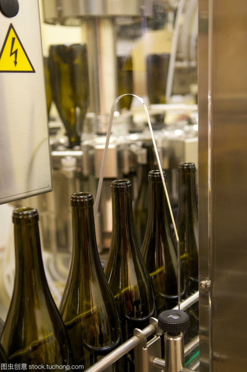 夏布利葡萄酒裝瓶的葡萄園Vocoret酒廠。